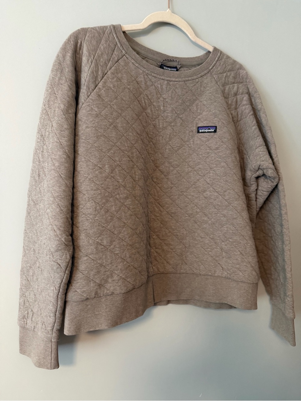 Patagonia Women’s Quilted Crewneck Sweatshirt - Taupe Brown - Picture 3 of 9